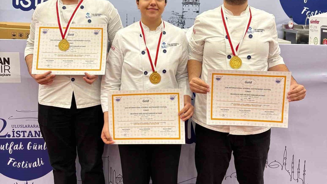 (Düzeltme) ‘BAU Gastronomi’ öğrencilerine 2 altın madalya
