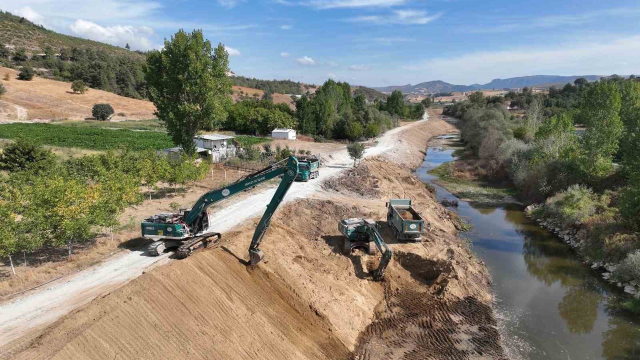 Yenişehir Göksu Çayı ıslah çalışmaları hızla devam ediyor
