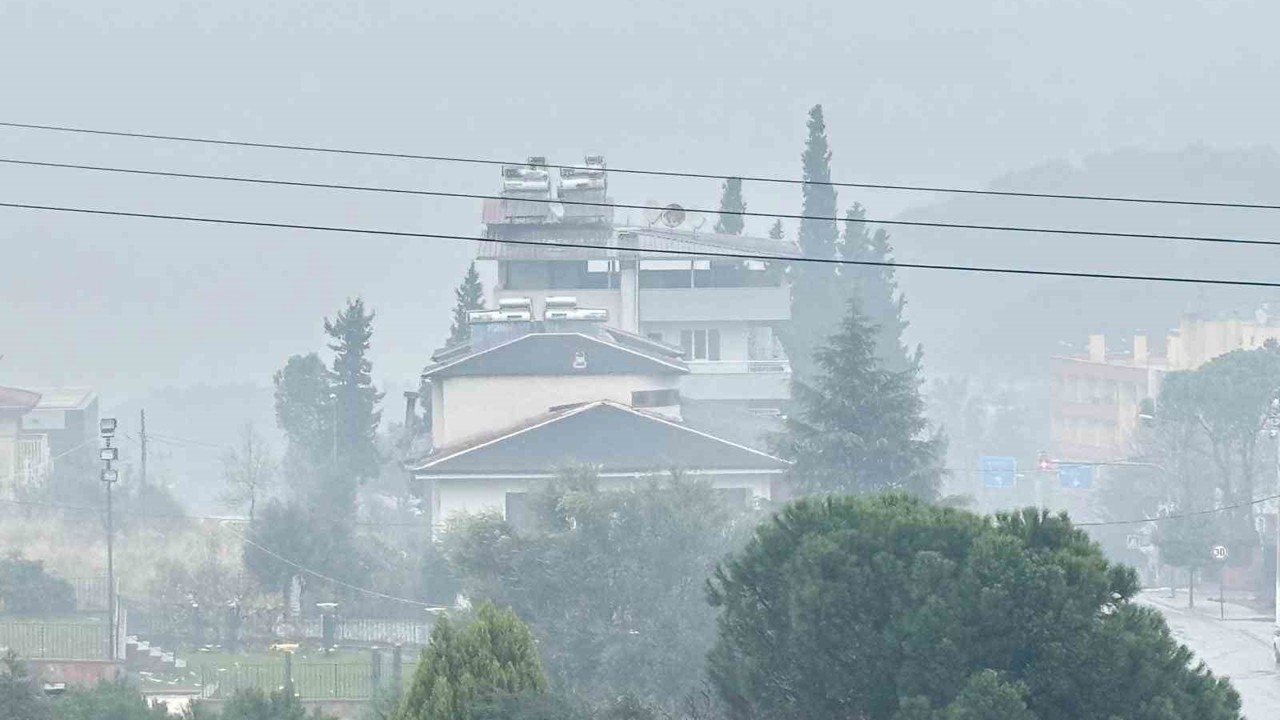 Bozdoğan sise teslim oldu, görüş mesafesi düştü
