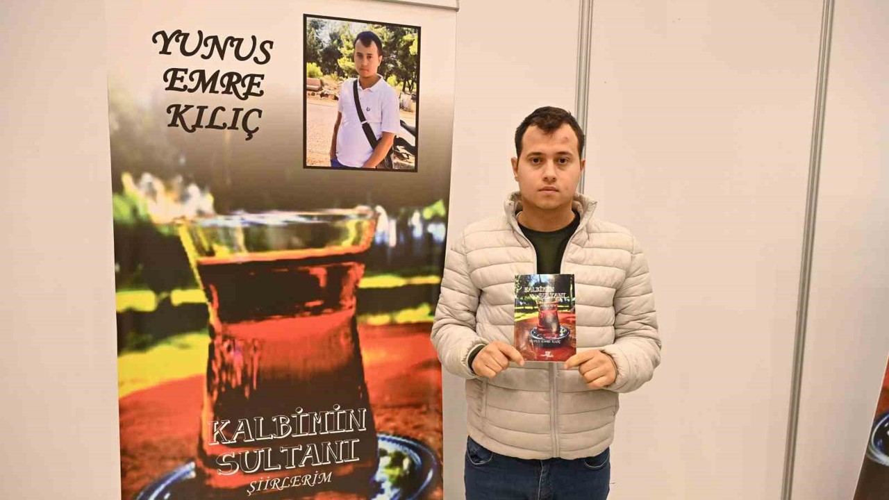 Kendini ifade etmekte zorlanan genç şair duygularını kitaplaştırdı
