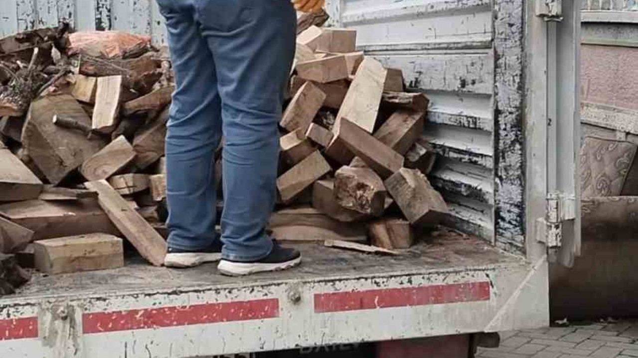 Elazığ’da yetim ailelere yakacak yardımı
