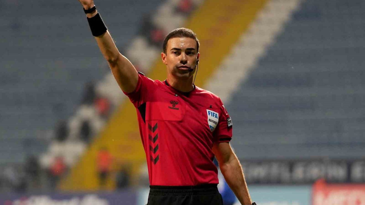 Fenerbahçe - Beşiktaş maçını Oğuzhan Çakır yönetecek
