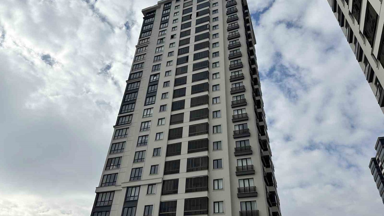 Binanın 14’üncü katından düşerek ölen kadının nişanlısı beraat etti
