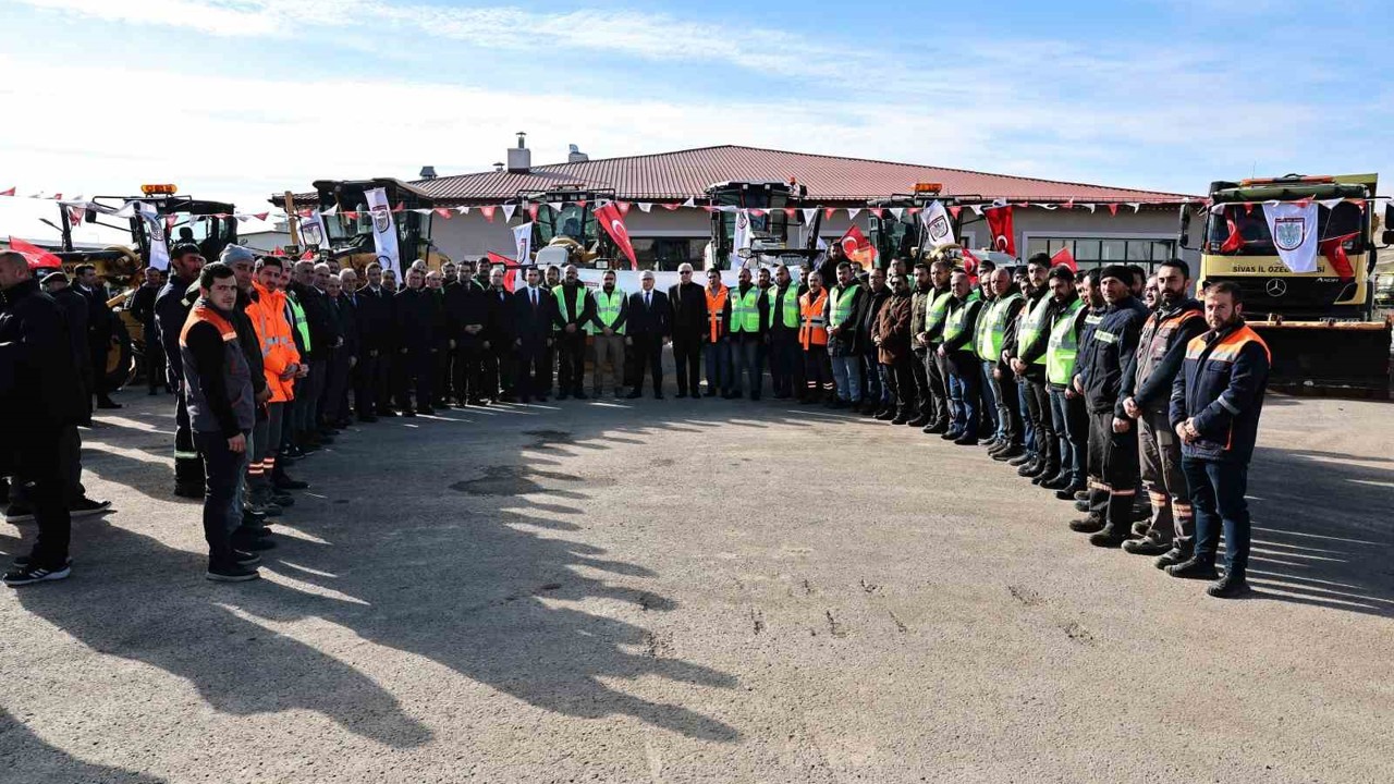 Sivas’ta karla mücadele hazırlıkları tamamlandı, ekipler yağışı beklemeye başladı
