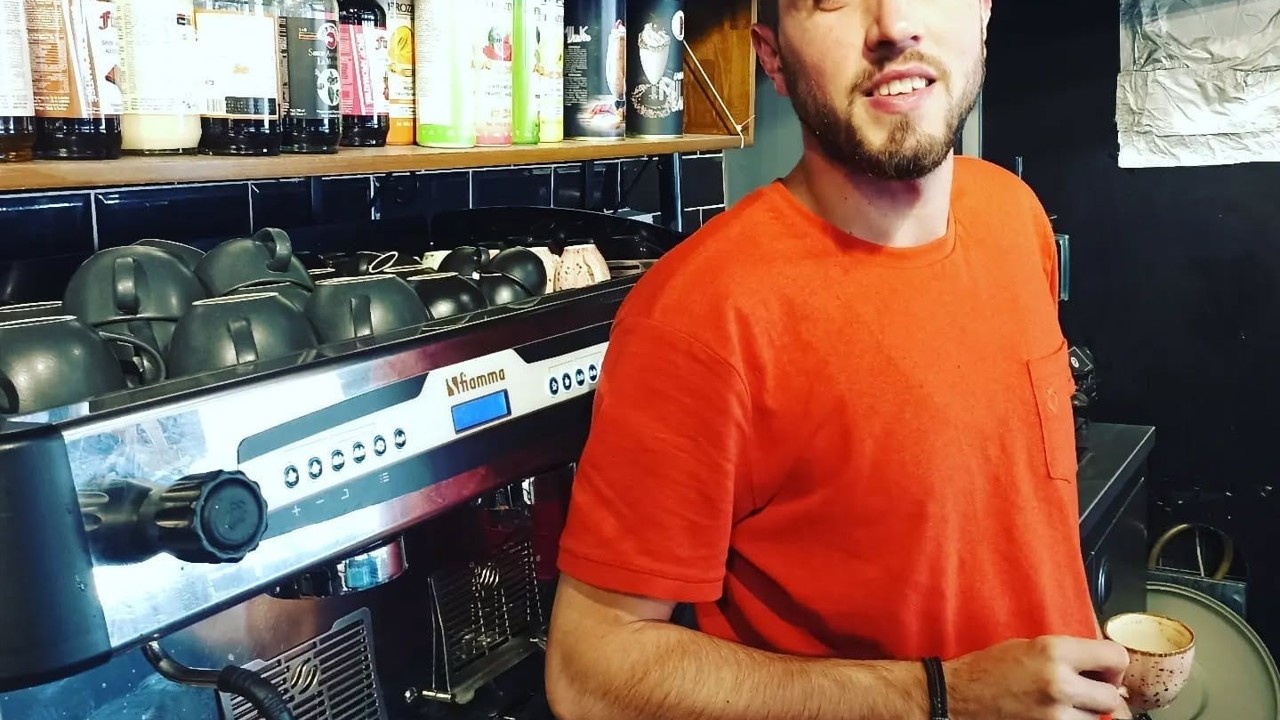 Çanakkale’de tıra çarpan otomobilin sürücüsü hayatını kaybetti
