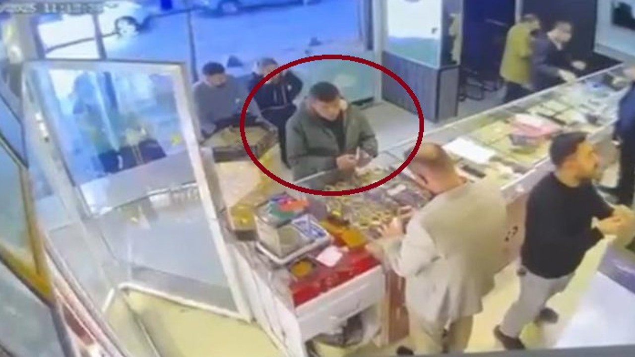 Siirt’te öldürülen kadının çalınan altınlarının kuyumcuda bozulduğu anlar kameraya yansıdı
