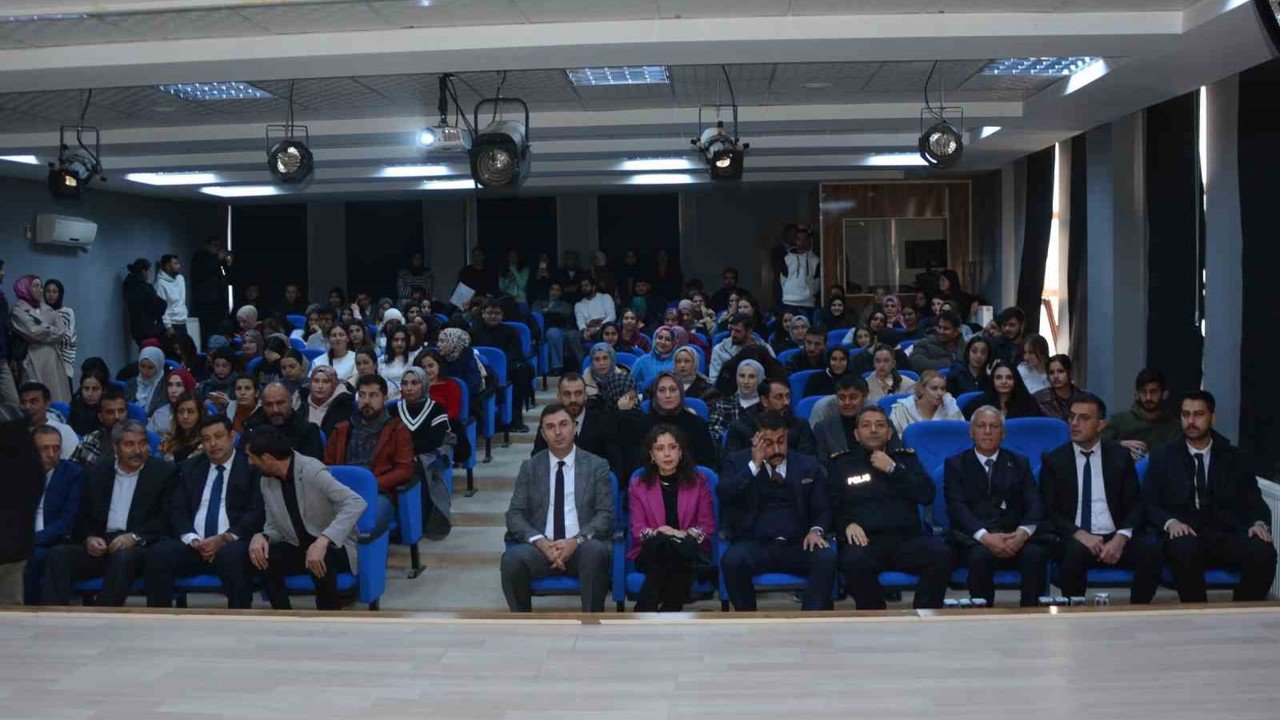 Denetimli serbestliğin toplumdaki rolü Patnos’ta ele alındı
