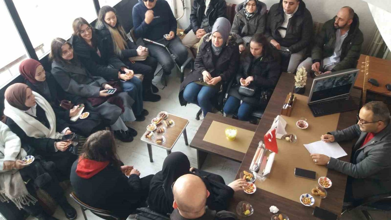 Altı Nokta Körler Derneği Kütahya Gençlik Meclisi’nden Proje Toplantısı
