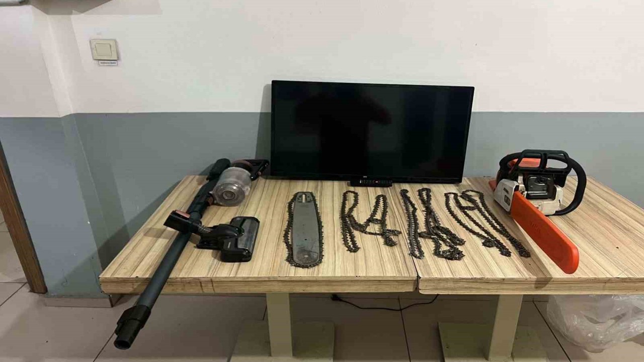 Evde buldukları her şeyi çaldılar: 2 tutuklama
