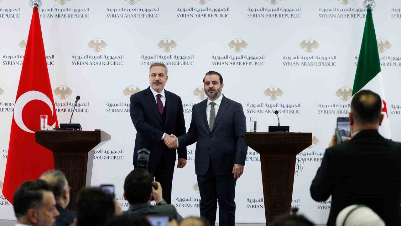 Dışişleri Bakanı Fidan SDG’nin Suriye ordusuna entegrasyonu sürecinde İsrail engeline işaret etti
