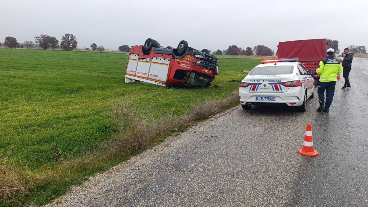 Yangına giden itfaiye aracı kaza yaptı: 1 yaralı
