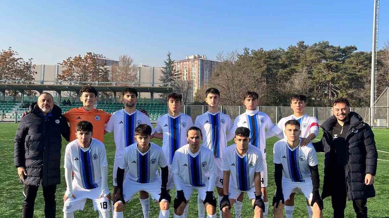 Erciyes 38 FK , U18 takımı 14’de 14 yaptı
