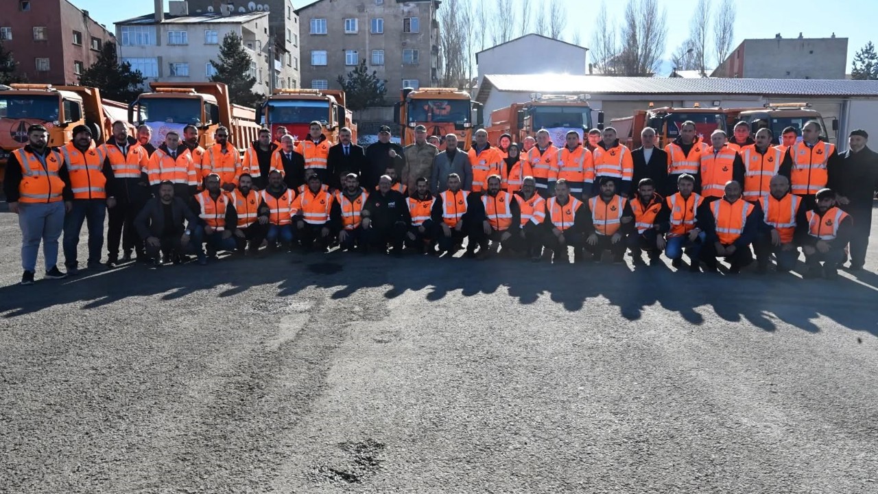 Karla ve buzla mücadele dualarla başladı
