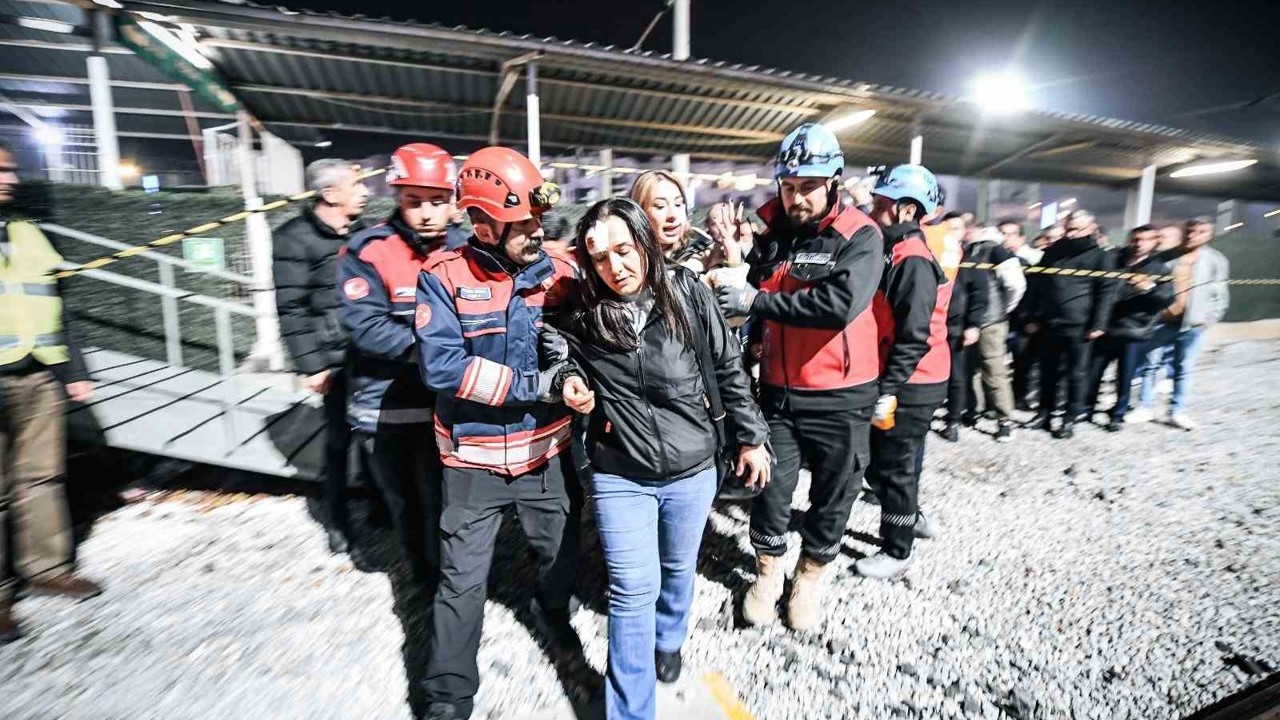 Menemen İZBAN İstasyonu’nda deprem ve kaza tatbikatı
