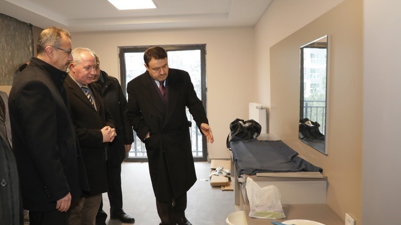 Kütahya’da yapımı devam eden öğretmenevine inceleme
