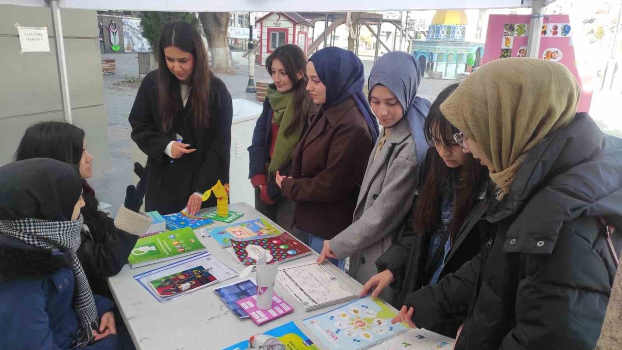 KSBÜ DİLKOM’dan ’Bilim Kafe Etkinliği’
