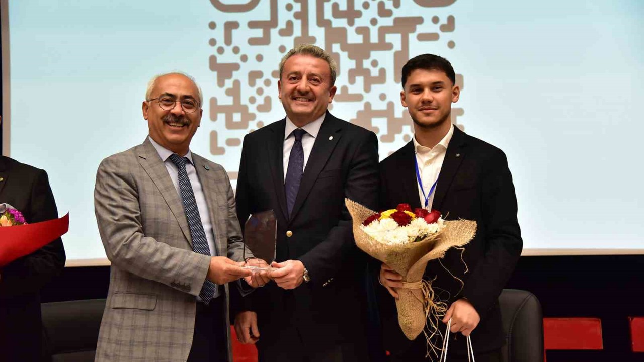 Galatasaraylı yönetici İbrahim Hatipoğlu’ndan gençlere kariyer nasihati
