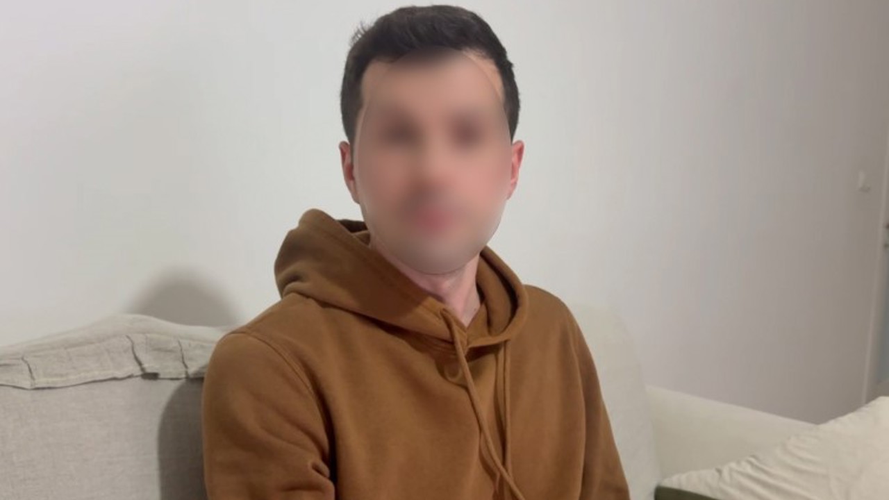 İşitme engelli genci takip edip acımasızca darbettiler
