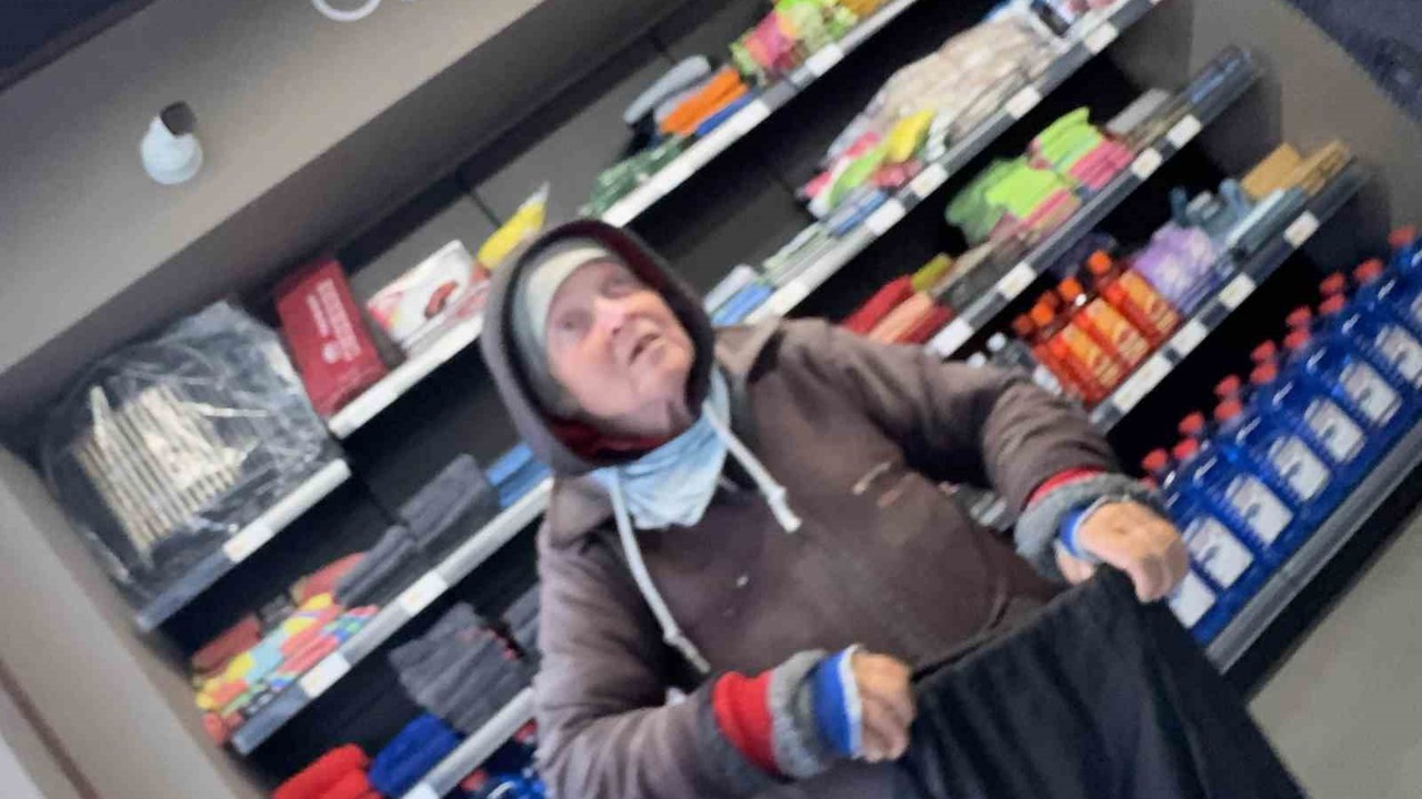 Alman Rahibe, Gazze barışı için Türkiye üzerinden Kudüs’e yürüyor
