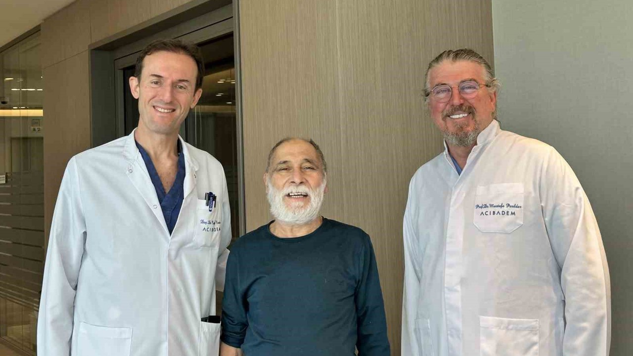 Aort damarı yırtılan Libyalı hasta, İzmir’de kapalı yöntemle tedavi edildi
