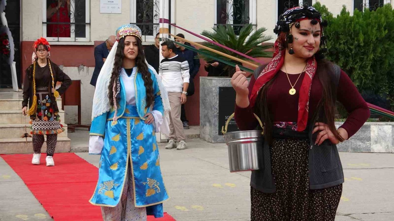 Mersin’de ’Yörük Göçer Kültür Kalır’ şöleni
