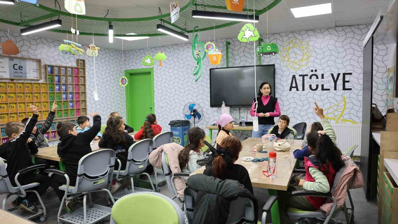 Vezirköprü Bilim Merkezindeki eğitimler sürüyor
