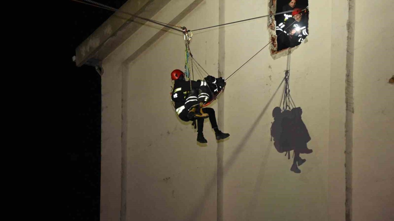 Tekirdağ’da gerçeğini aratmayan arama kurtarma tatbikatı
