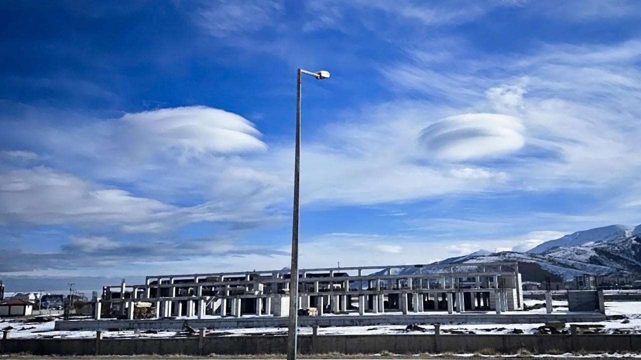 Bitlis semalarında lentiküler bulut görüntülendi
