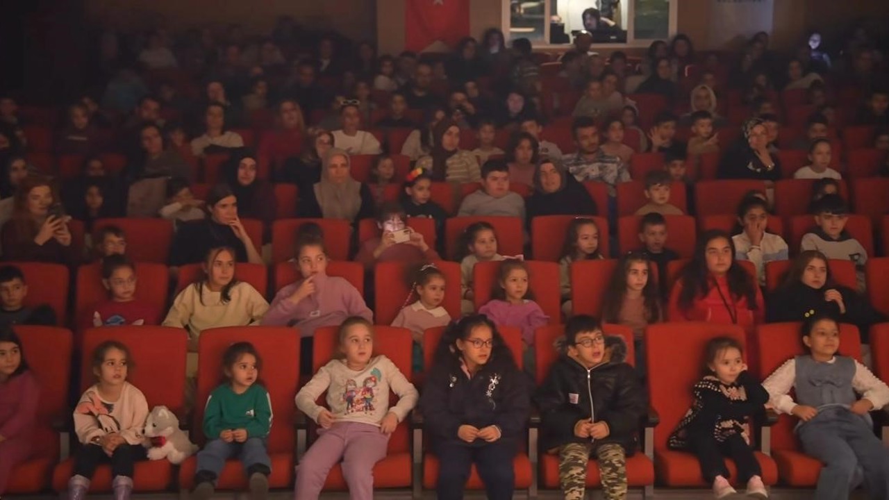 Sincan Belediyesi’nde tiyatro günleri devam ediyor
