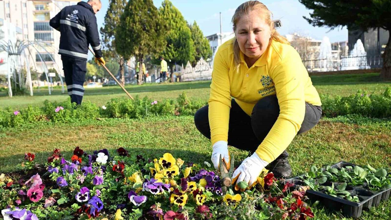 Aydın Büyükşehir Belediyesi Efeler’de çalışmalarını sürdürüyor
