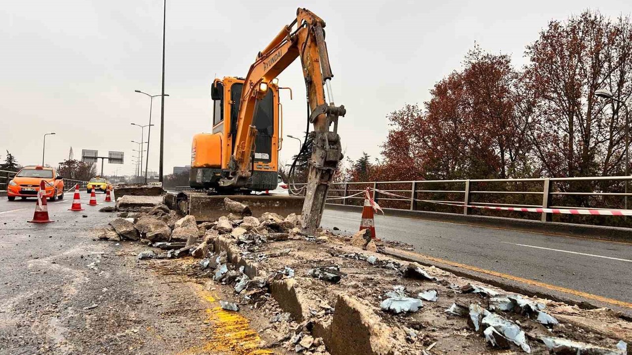 Ankara’da tek kişilik yol çalışması
