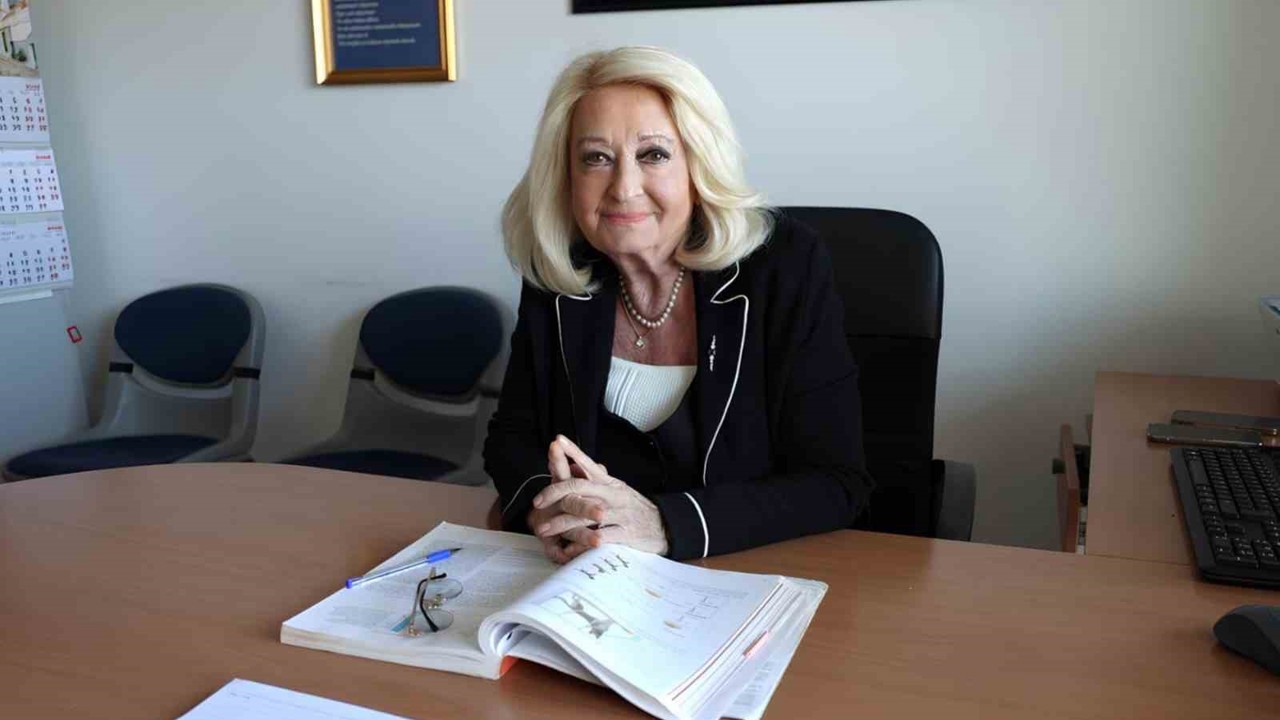 İzmir Ekonomi’nin ‘Bilim Ödülü’ gururu
