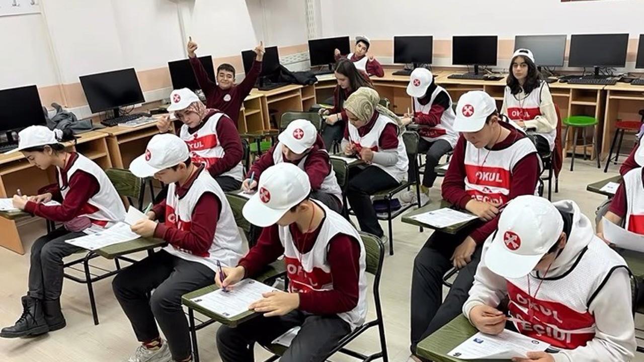 Bilecik’te öğrencilere okul geçidi görevlisi eğitimi
