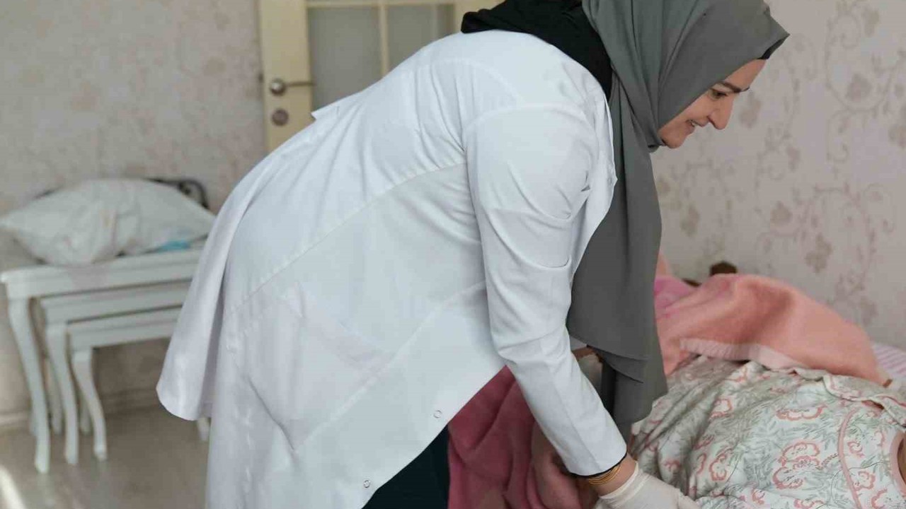 Gölbaşı Belediyesi bakıma muhtaç vatandaşların yanında olmaya devam ediyor
