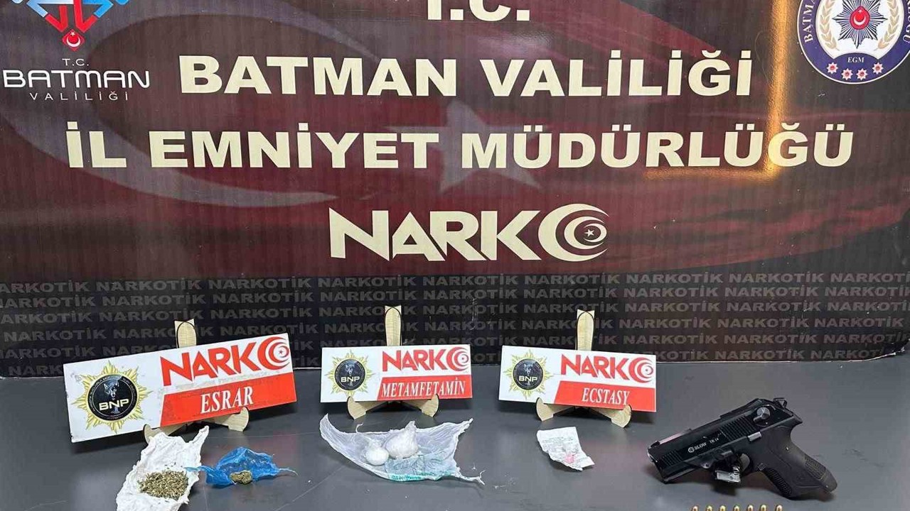 Batman’da narkotik operasyonu: Uyuşturucu madde ve ruhsatsız silah ele geçirildi
