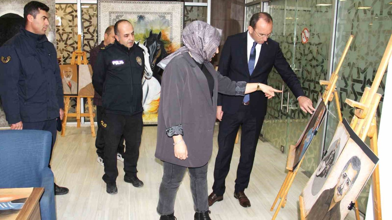 Kahramanmaraş’ta halıdan tuvale uzanan sergi yolculuğu
