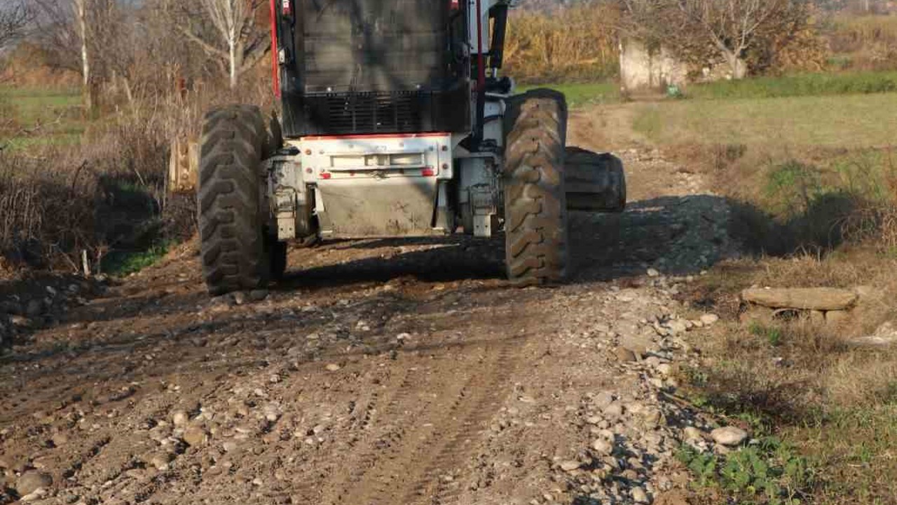 Bozdoğan Belediyesi’nden ova yollarında çalışma
