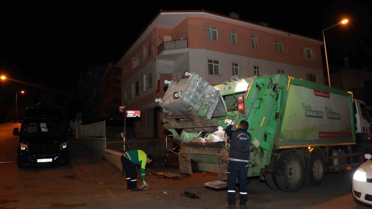 Keçiören Belediyesi temizlik çalışmalarını aksatmadan sürdürüyor
