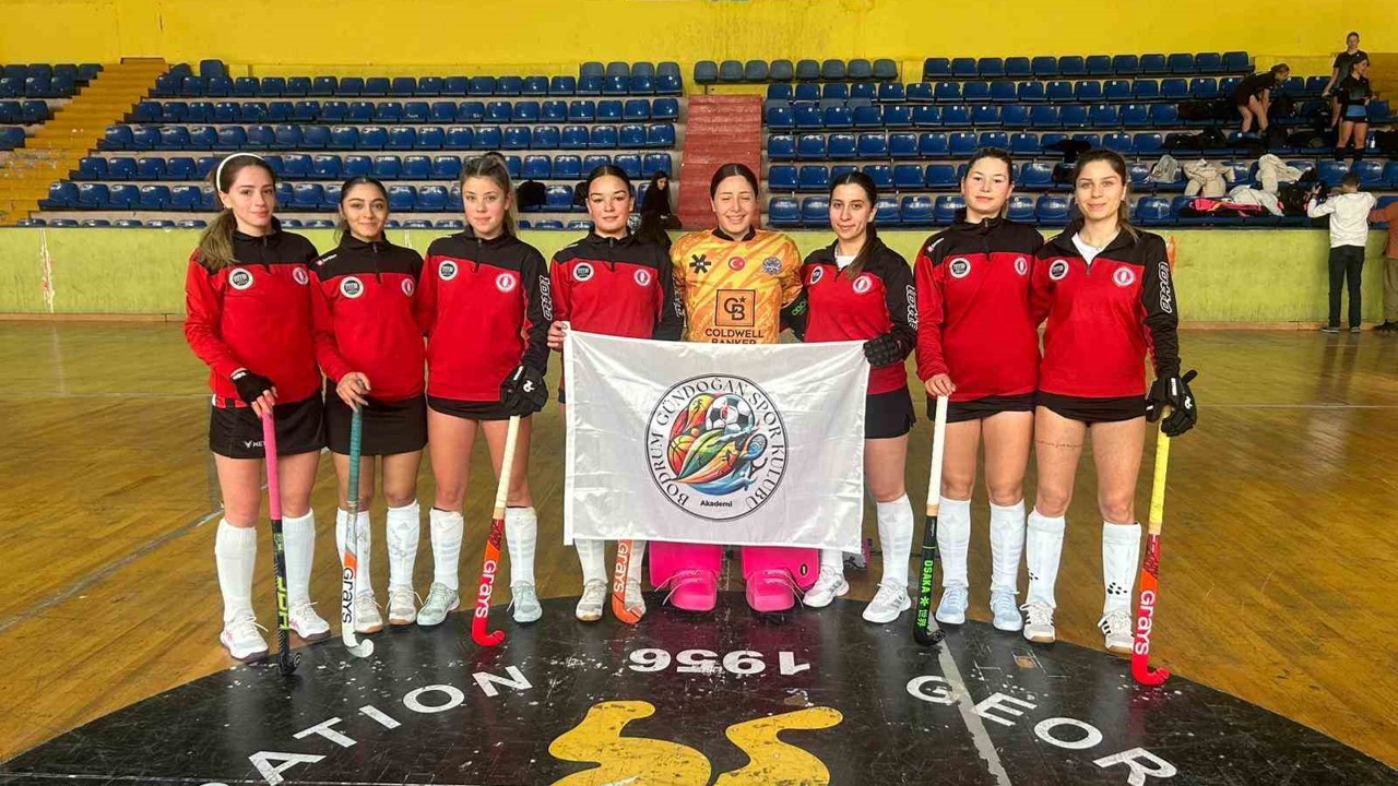 Muğla’da hokey sınırları aşıyor
