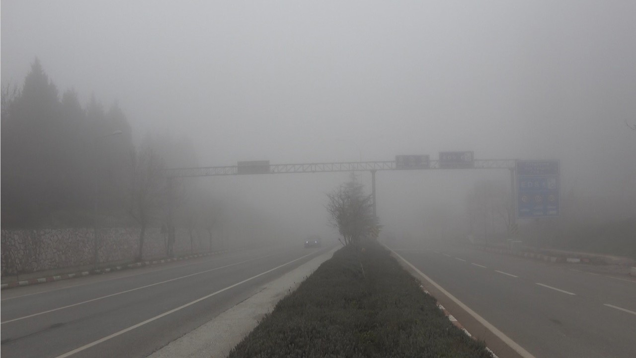 Bilecik sis altında
