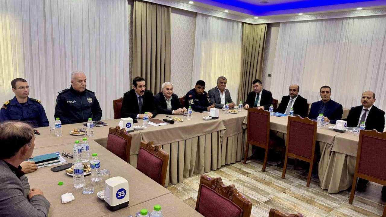 Bozyazı’da muhtarlarla istişare toplantısı
