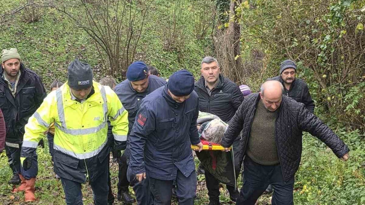 Alzheimer hastası kayıp kadın ormanlık alanda yaralı halde bulundu
