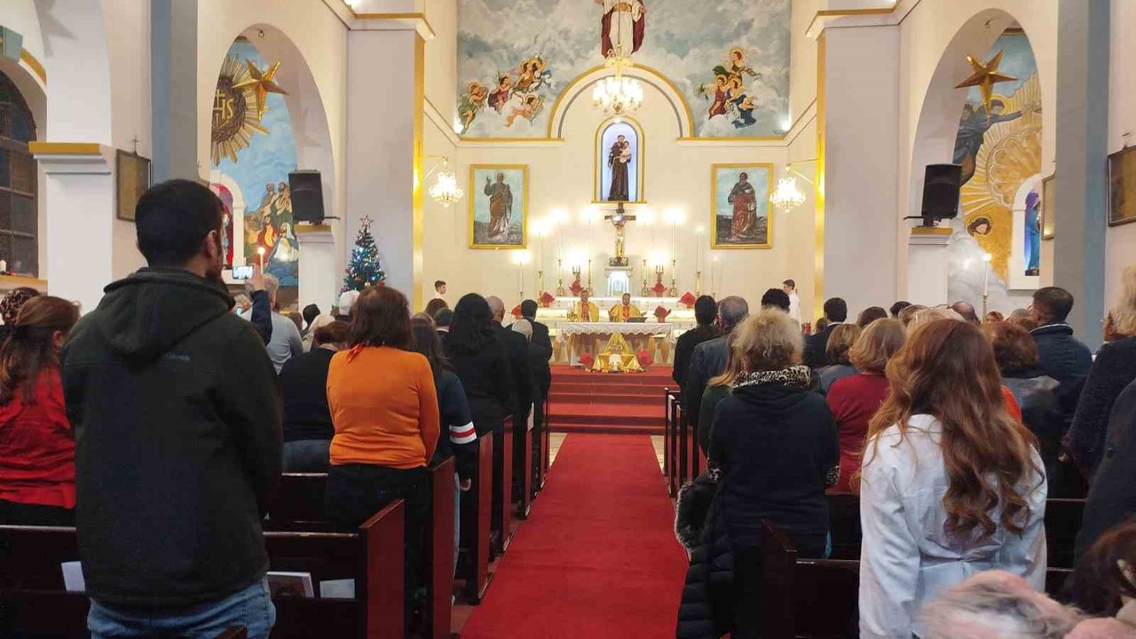 Mersin’de Rum Ortodoks Kilisesi’nde Noel ayini düzenlendi
