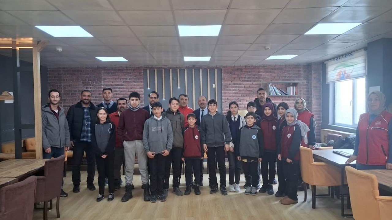 Çıldır’da okullararası mangala turnuvası yapıldı
