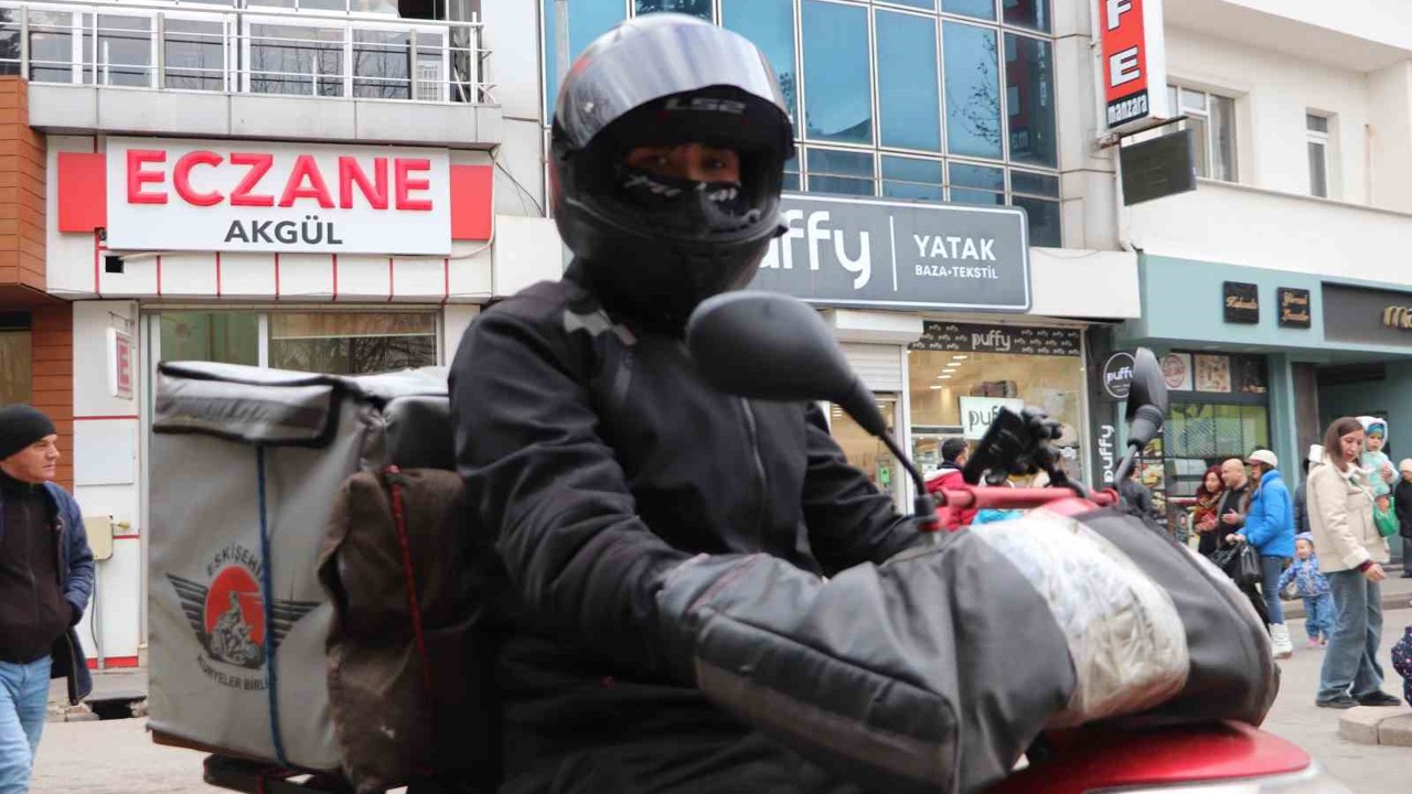 Kuryelerin kış mevsiminde zorlu çalışma şartları
