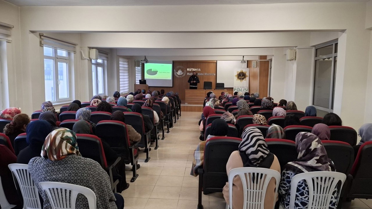 Kütahya Emniyetinden uyuşturucu ile mücadelede bilgilendirme çalışmaları
