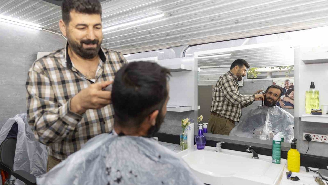 Kuaför ayağa geldi, vatandaş rahatladı
