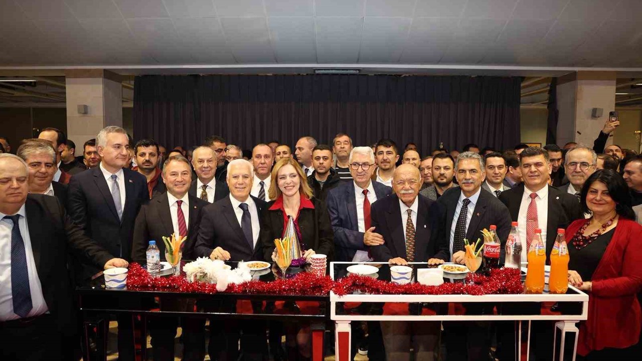 Büyükşehir ailesi yeni yılı birlikte kutladı
