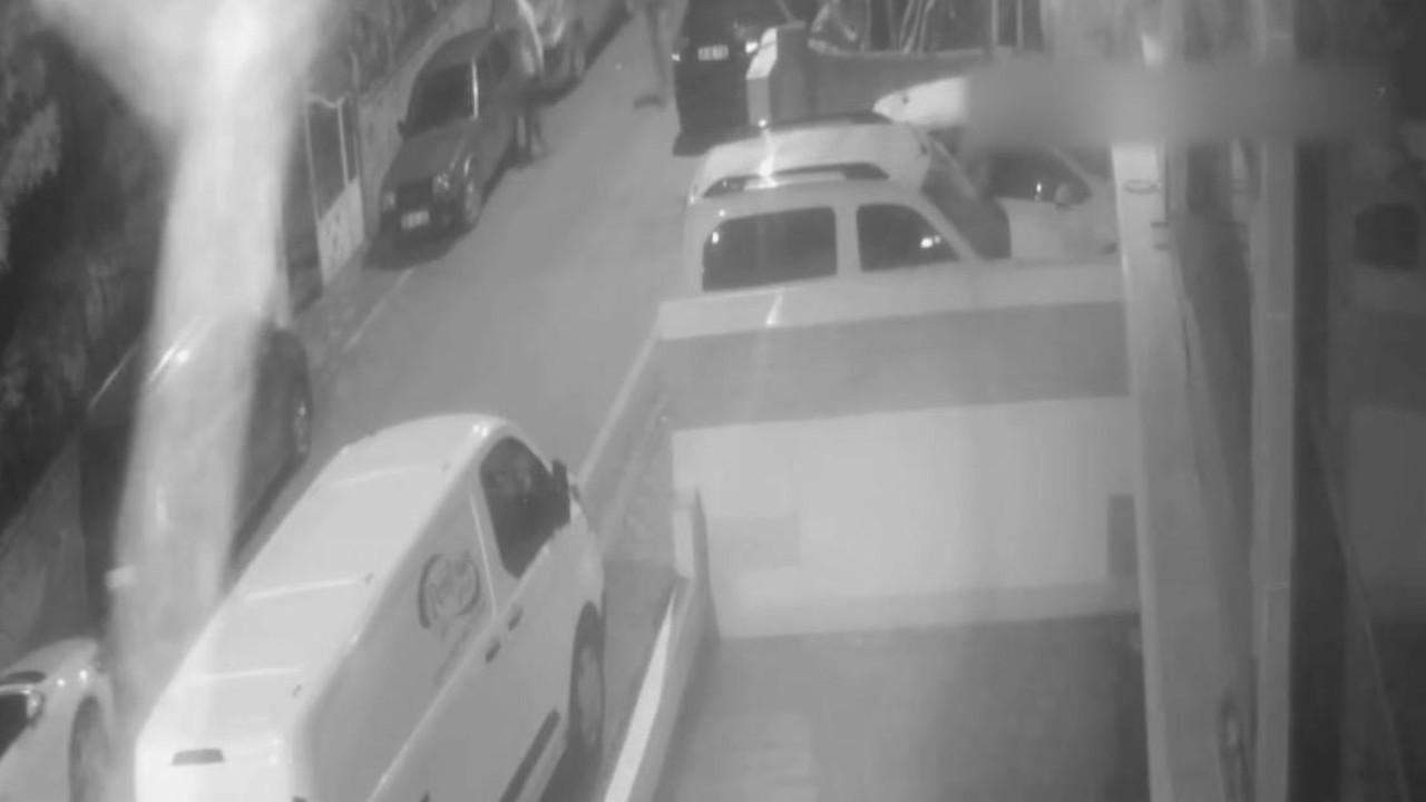 Güvenlik kameralarını saniye saniye izleyerek hırsızları yakaladılar
