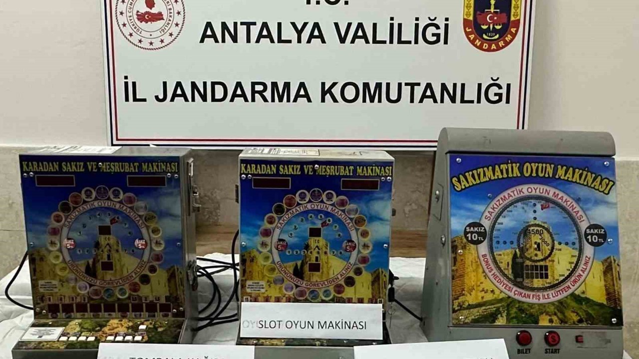 Elmalı’da sakızmatik ile kumara operasyon: 2 şüpheli yakalandı
